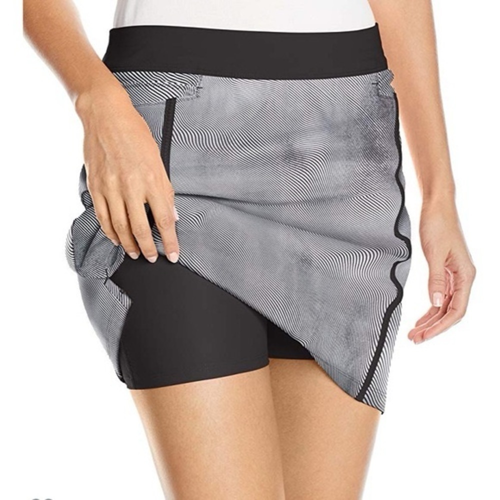 EUC WOMEN’S ADIDAS GOLF SKORT SIZE MEDIUM